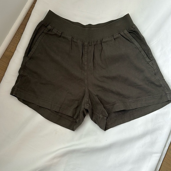 Evereve size medium shorts - Picture 1 of 4